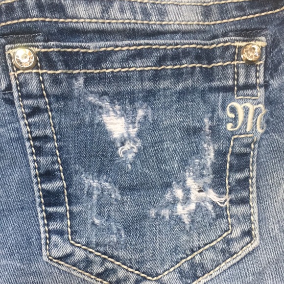 Miss Me Western Embroidered Rhinestone Mid Rise Distressed Cutoff Shorts Size 28 - Picture 11 of 14